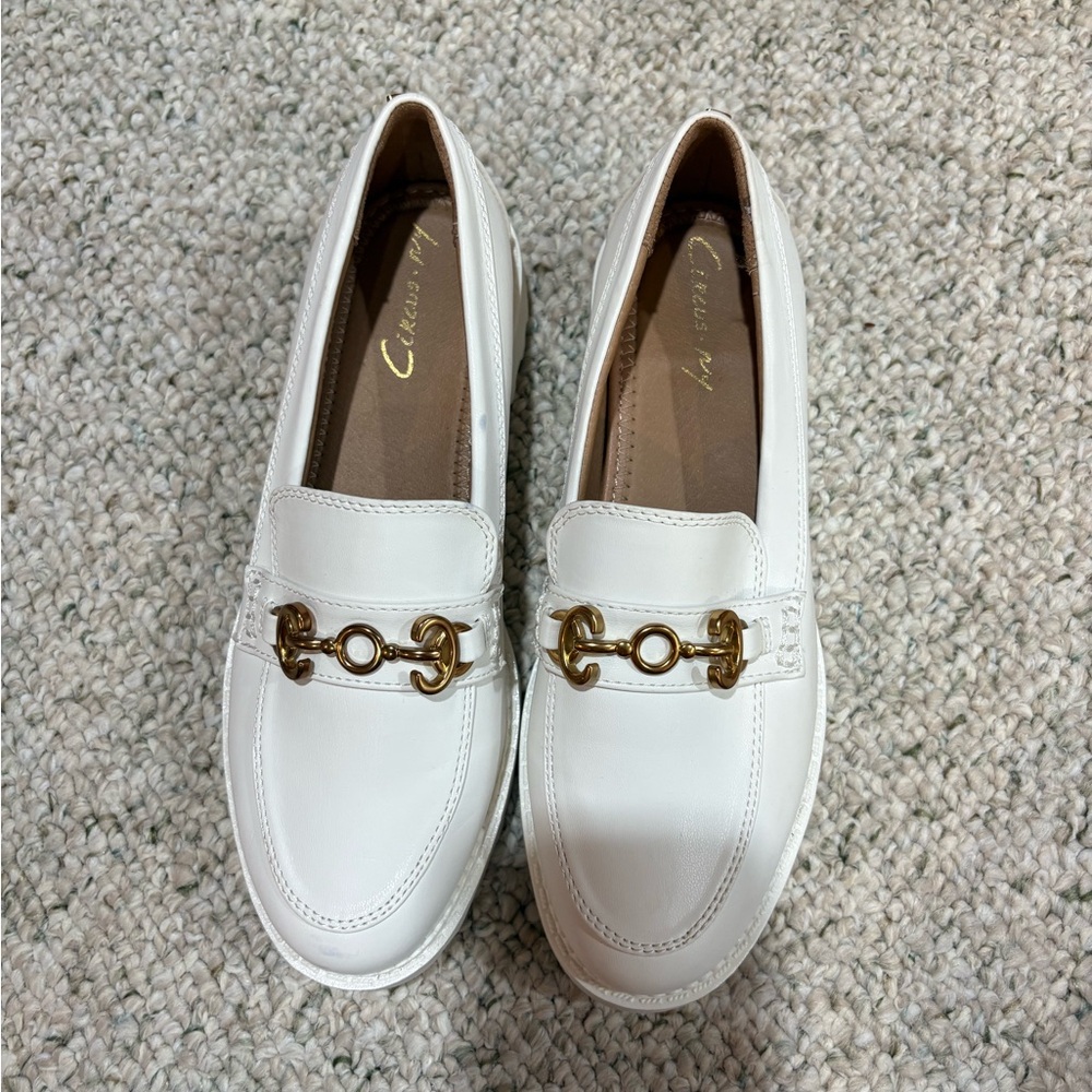Circus by Sam Edelman White Loafers with Gold Accent - Picture 2 of 7